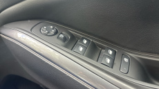 Vauxhall Grandland X 1.6 Hybrid4 300 Business Ed Nav Premium 5dr Auto Hatchback